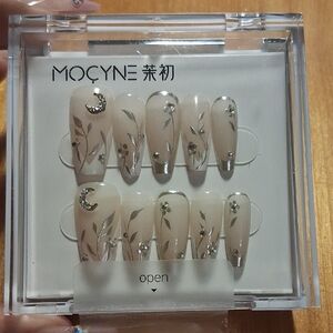 MOCYNE Nude Press-On Nails with Silver Accents